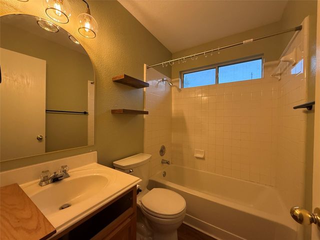 25 Azalea DR, Georgetown, TX 78626