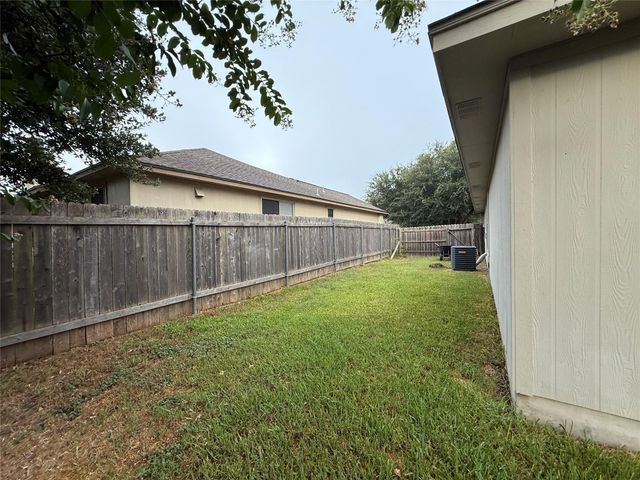 25 Azalea DR, Georgetown, TX 78626