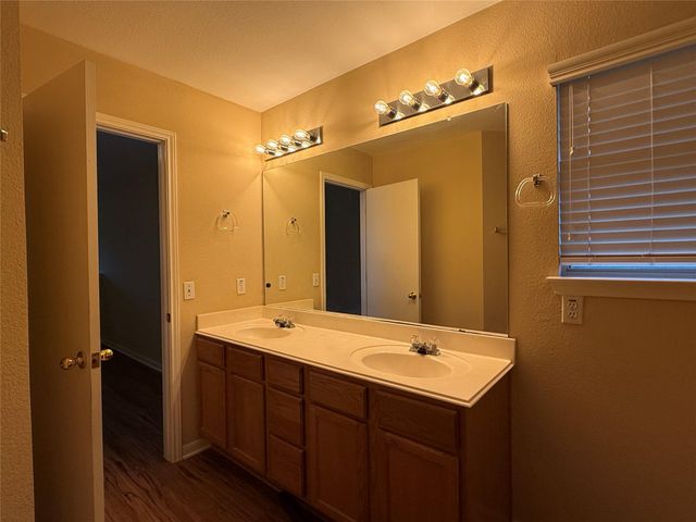 25 Azalea DR, Georgetown, TX 78626