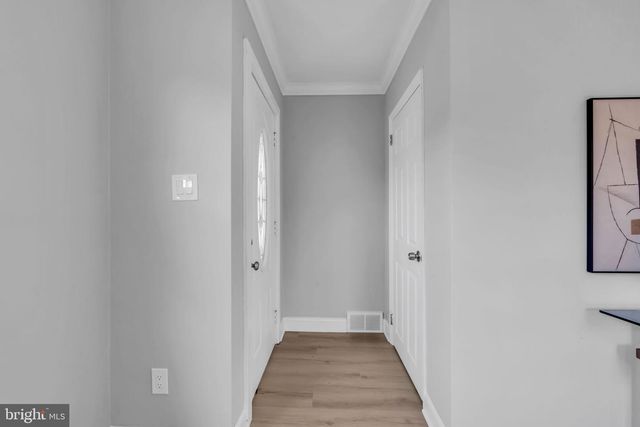 33 W 2ND ST, Burlington, NJ 08016