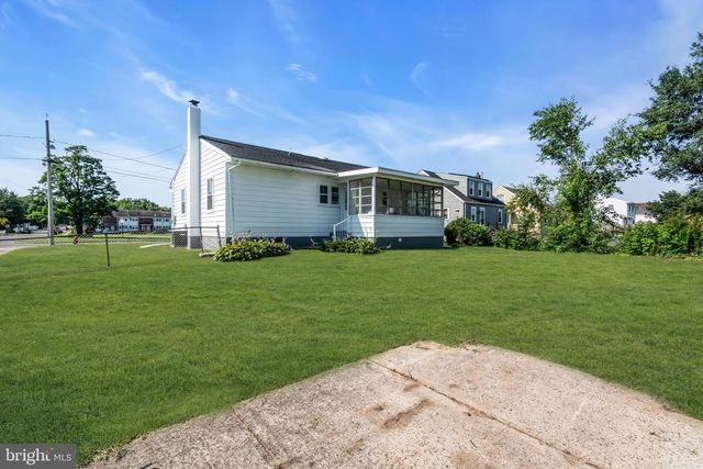 33 W 2ND ST, Burlington, NJ 08016