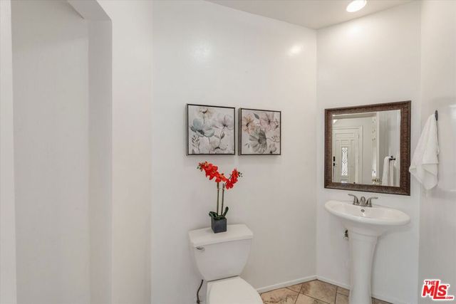 5216 Sale Avenue, Los Angeles, CA 91364