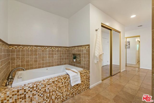 5216 Sale Avenue, Los Angeles, CA 91364