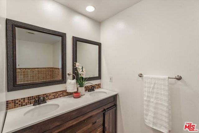 5216 Sale Avenue, Los Angeles, CA 91364