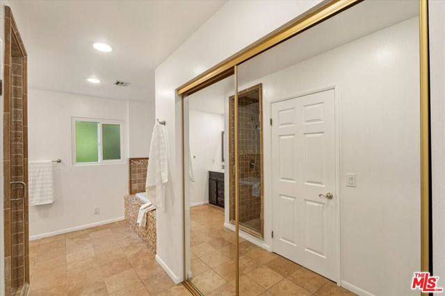 5216 Sale Avenue, Los Angeles, CA 91364