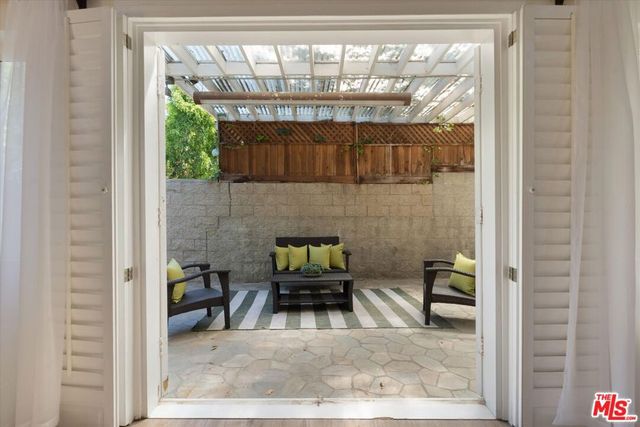 5216 Sale Avenue, Los Angeles, CA 91364