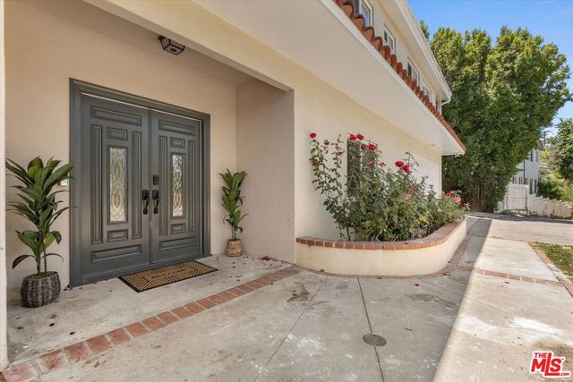 5216 Sale Avenue, Los Angeles, CA 91364