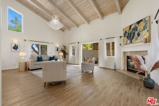 5216 Sale Avenue, Los Angeles, CA 91364