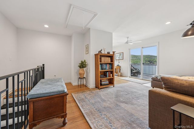 14 Woodlands Terrace, Greenwood Lake, NY 10925