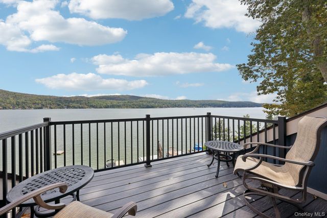 14 Woodlands Terrace, Greenwood Lake, NY 10925