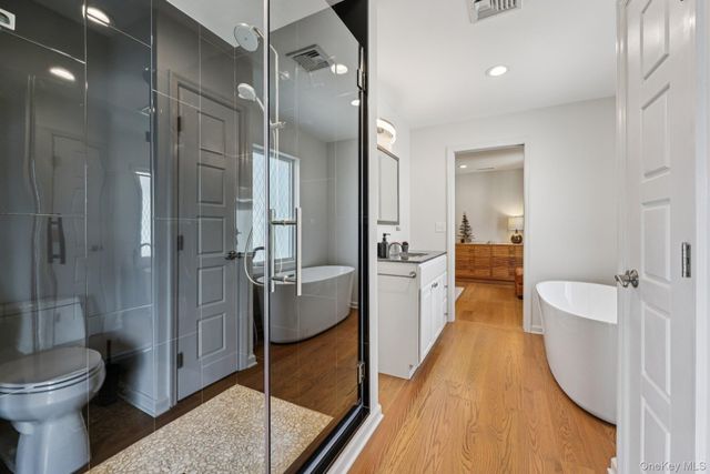 14 Woodlands Terrace, Greenwood Lake, NY 10925