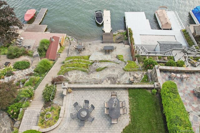 14 Woodlands Terrace, Greenwood Lake, NY 10925