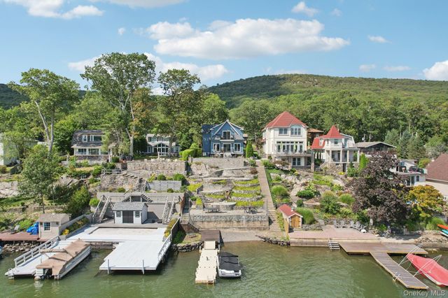 14 Woodlands Terrace, Greenwood Lake, NY 10925