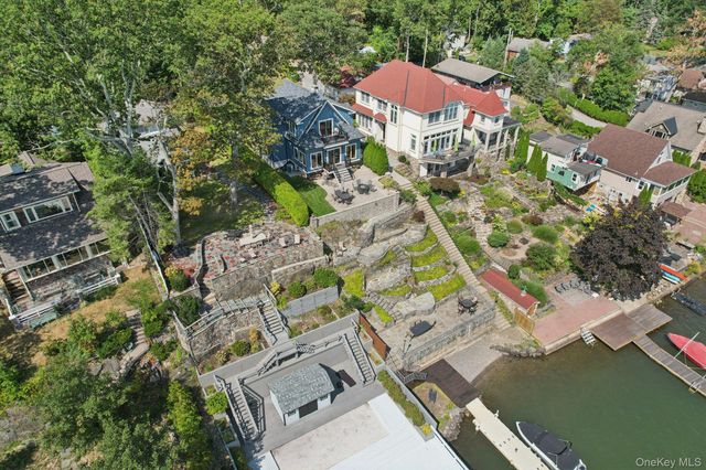 14 Woodlands Terrace, Greenwood Lake, NY 10925