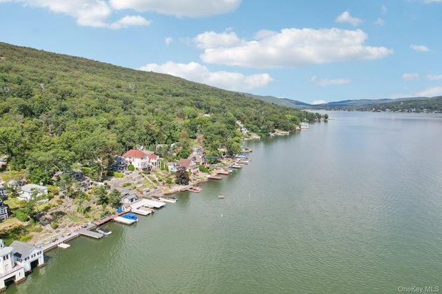 14 Woodlands Terrace, Greenwood Lake, NY 10925