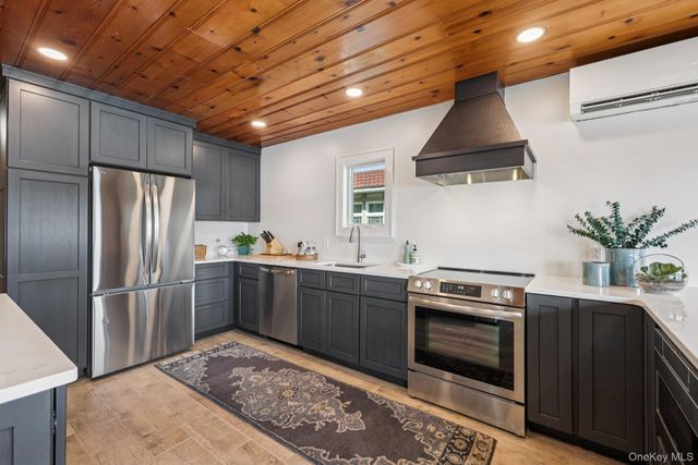 14 Woodlands Terrace, Greenwood Lake, NY 10925