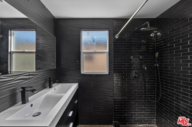 4431 S Wilton Place, Los Angeles, CA 90062