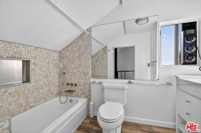 4431 S Wilton Place, Los Angeles, CA 90062