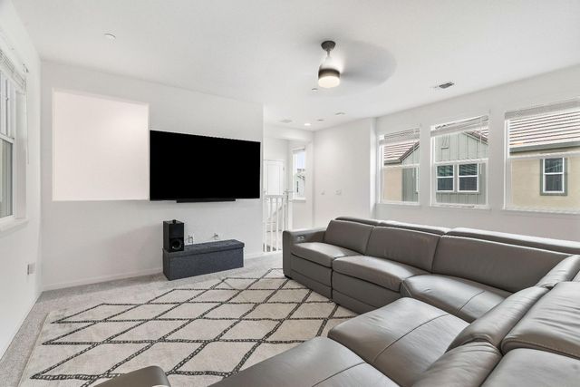 17353 Morning View Dr, Lathrop, CA 95330