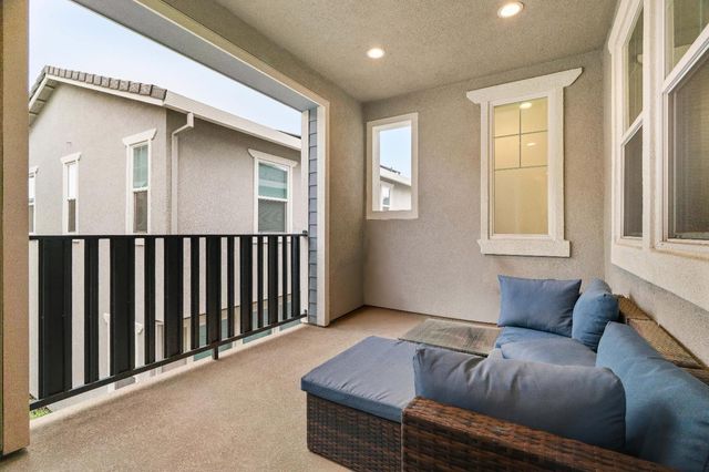 17353 Morning View Dr, Lathrop, CA 95330