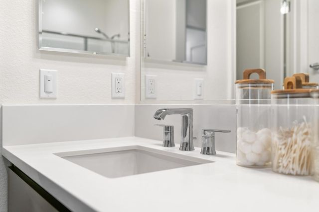 17353 Morning View Dr, Lathrop, CA 95330