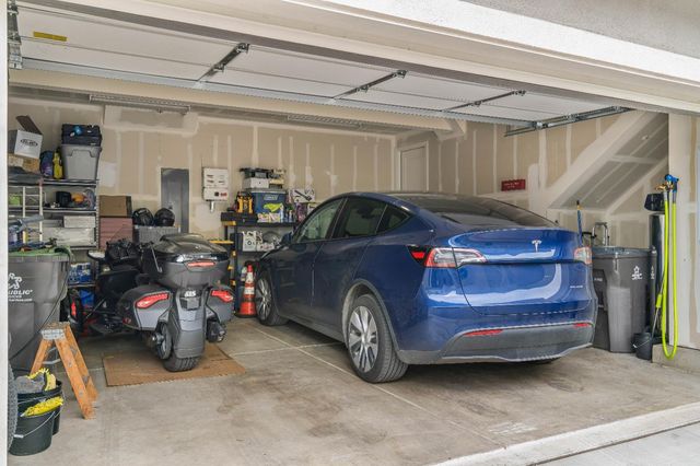 17353 Morning View Dr, Lathrop, CA 95330