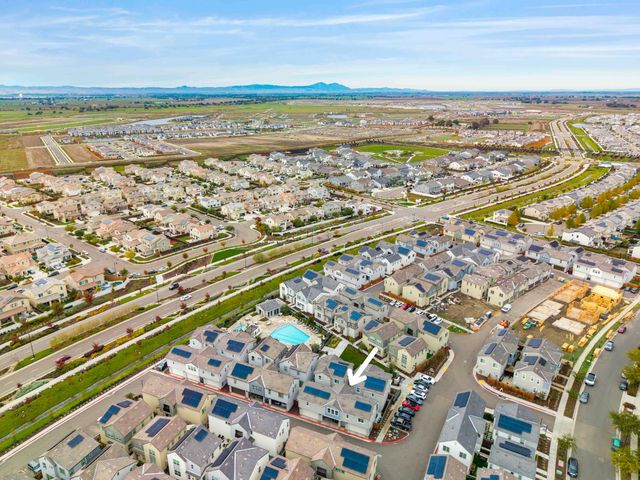 17353 Morning View Dr, Lathrop, CA 95330