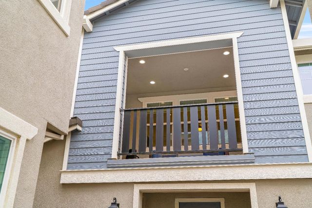 17353 Morning View Dr, Lathrop, CA 95330