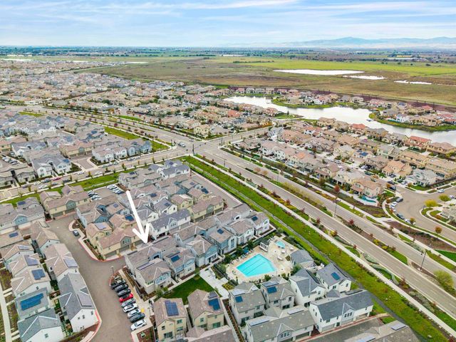 17353 Morning View Dr, Lathrop, CA 95330