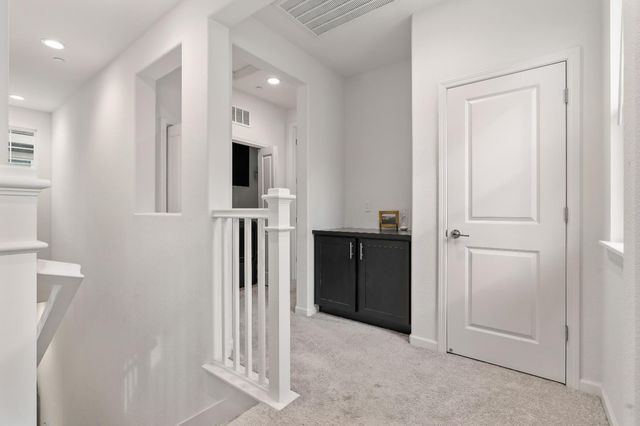 17353 Morning View Dr, Lathrop, CA 95330