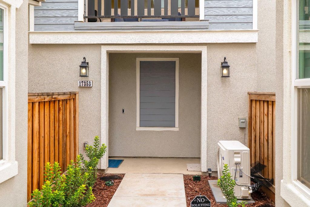 17353 Morning View Dr, Lathrop, CA 95330