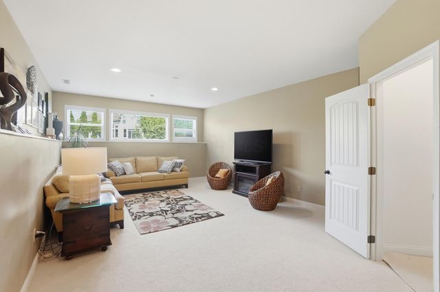 8515 Mallard Circle, Plain City, OH 43064