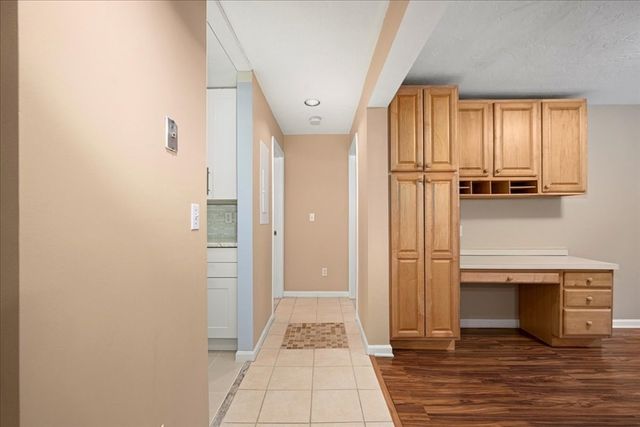 75 Huntoon Memorial Hwy 1-2, Leicester, MA 01524