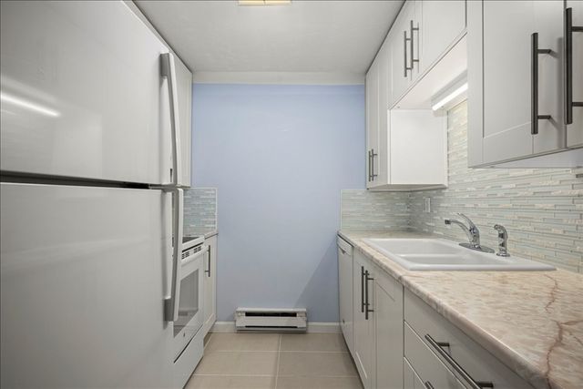 75 Huntoon Memorial Hwy 1-2, Leicester, MA 01524