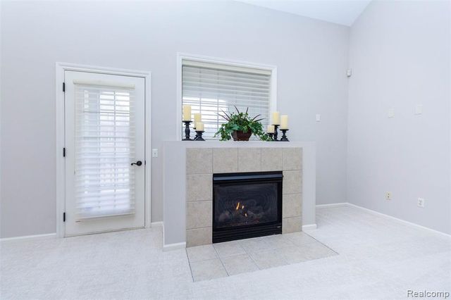 3805 W Winding Brook Circle 22, Rochester Hills, MI 48309