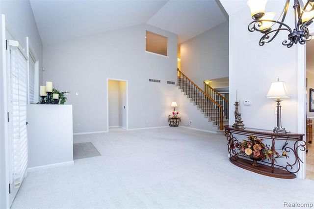 3805 W Winding Brook Circle 22, Rochester Hills, MI 48309
