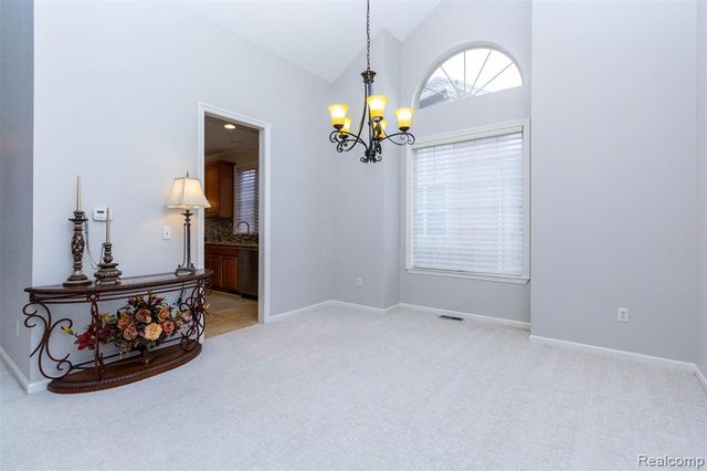 3805 W Winding Brook Circle 22, Rochester Hills, MI 48309