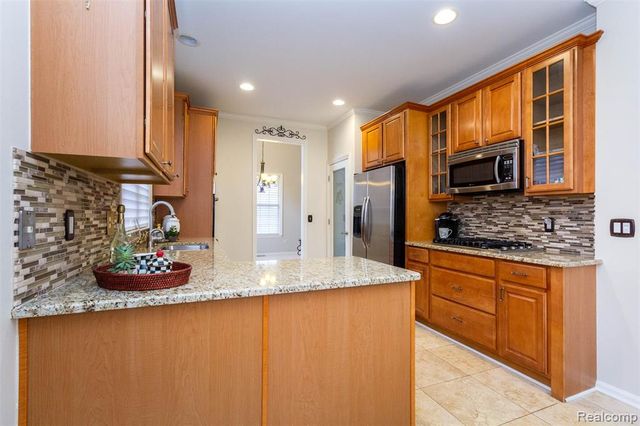 3805 W Winding Brook Circle 22, Rochester Hills, MI 48309