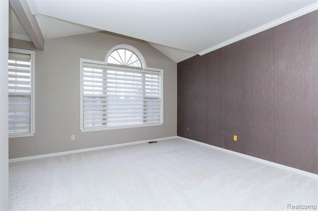 3805 W Winding Brook Circle 22, Rochester Hills, MI 48309