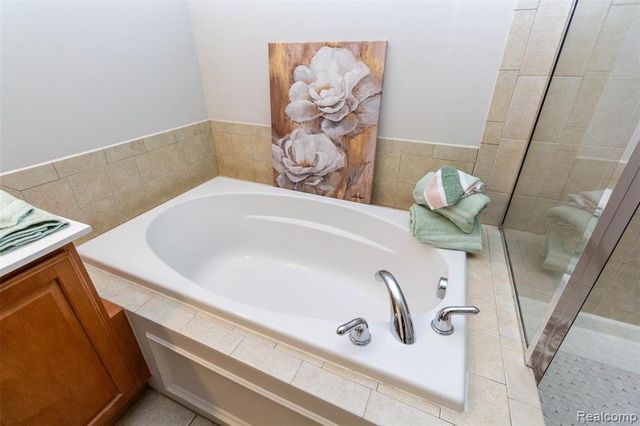 3805 W Winding Brook Circle 22, Rochester Hills, MI 48309