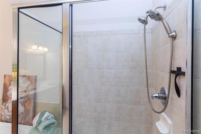 3805 W Winding Brook Circle 22, Rochester Hills, MI 48309