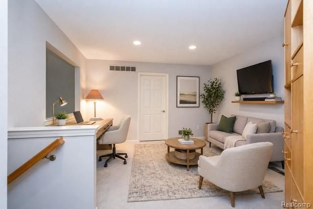 3805 W Winding Brook Circle 22, Rochester Hills, MI 48309