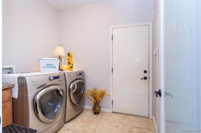 3805 W Winding Brook Circle 22, Rochester Hills, MI 48309
