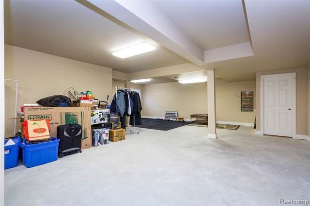 3805 W Winding Brook Circle 22, Rochester Hills, MI 48309