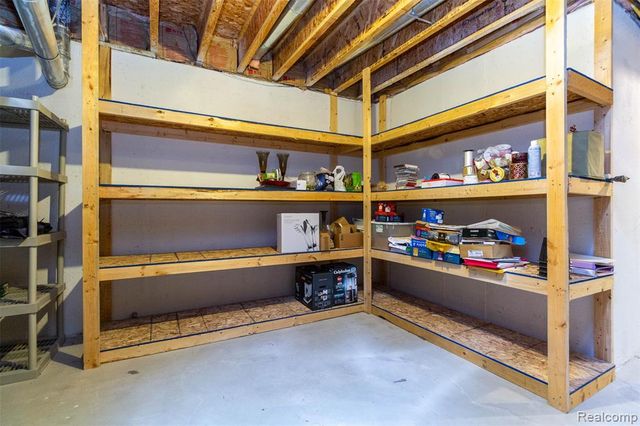 3805 W Winding Brook Circle 22, Rochester Hills, MI 48309
