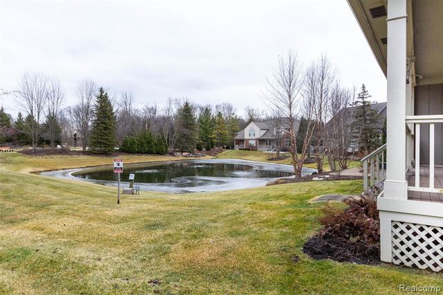 3805 W Winding Brook Circle 22, Rochester Hills, MI 48309