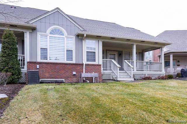 3805 W Winding Brook Circle 22, Rochester Hills, MI 48309