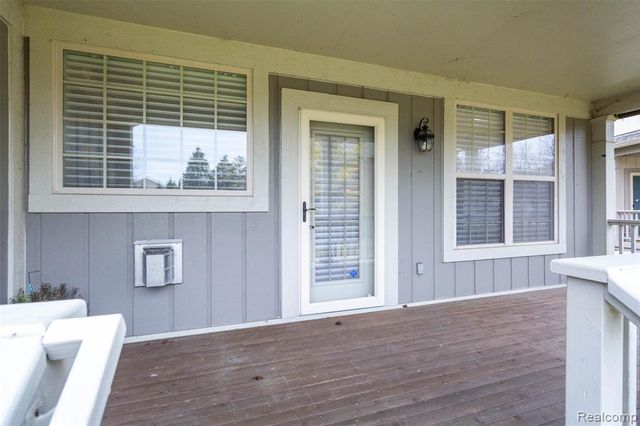 3805 W Winding Brook Circle 22, Rochester Hills, MI 48309