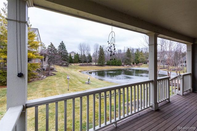 3805 W Winding Brook Circle 22, Rochester Hills, MI 48309