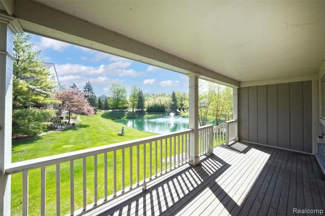 3805 W Winding Brook Circle 22, Rochester Hills, MI 48309